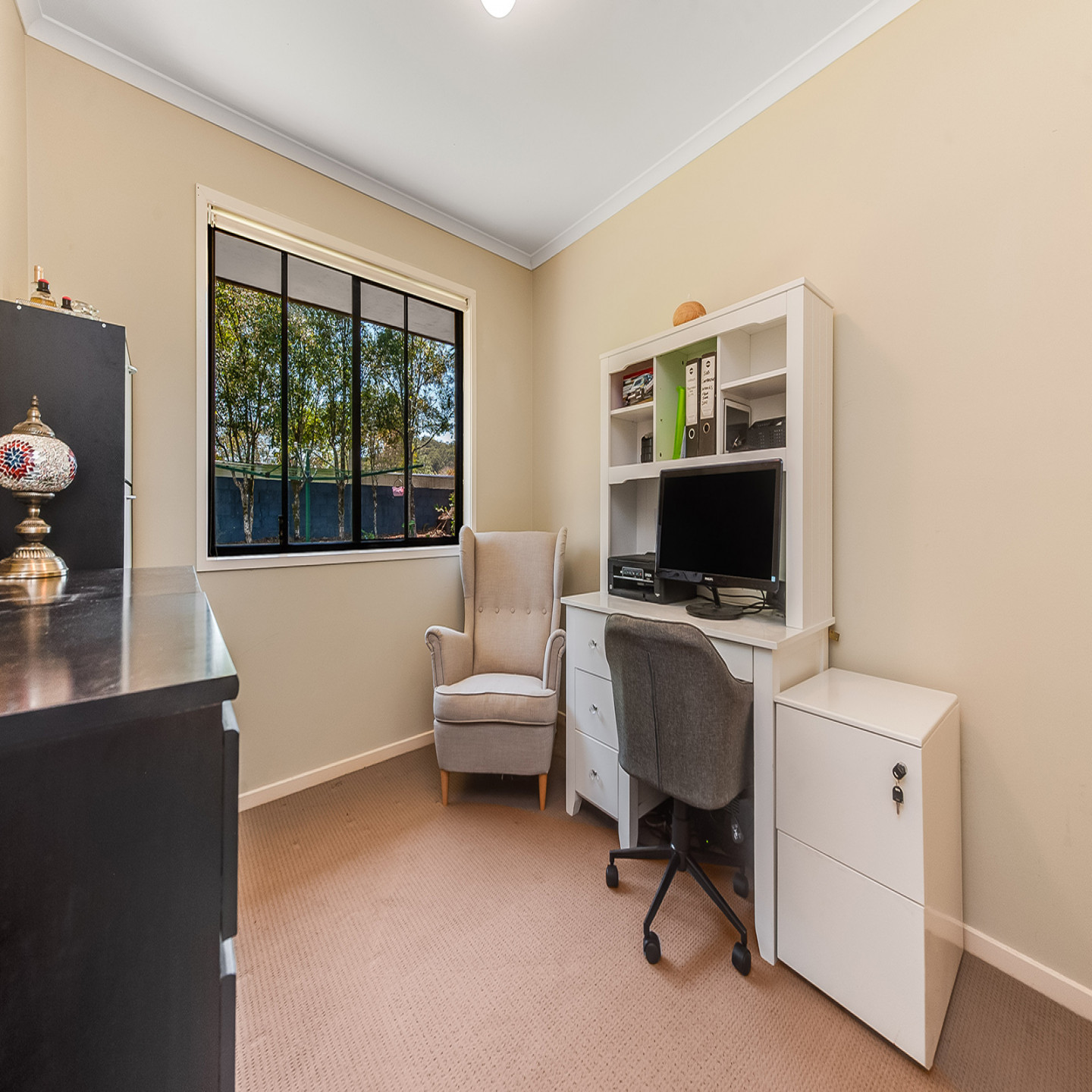 17 Holyn Close photo 17
