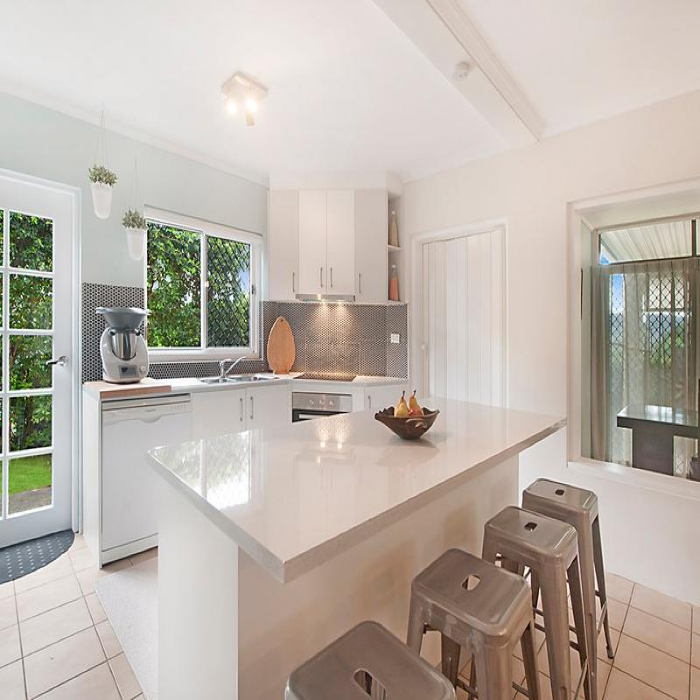 6 Blackall Range Road photo 5