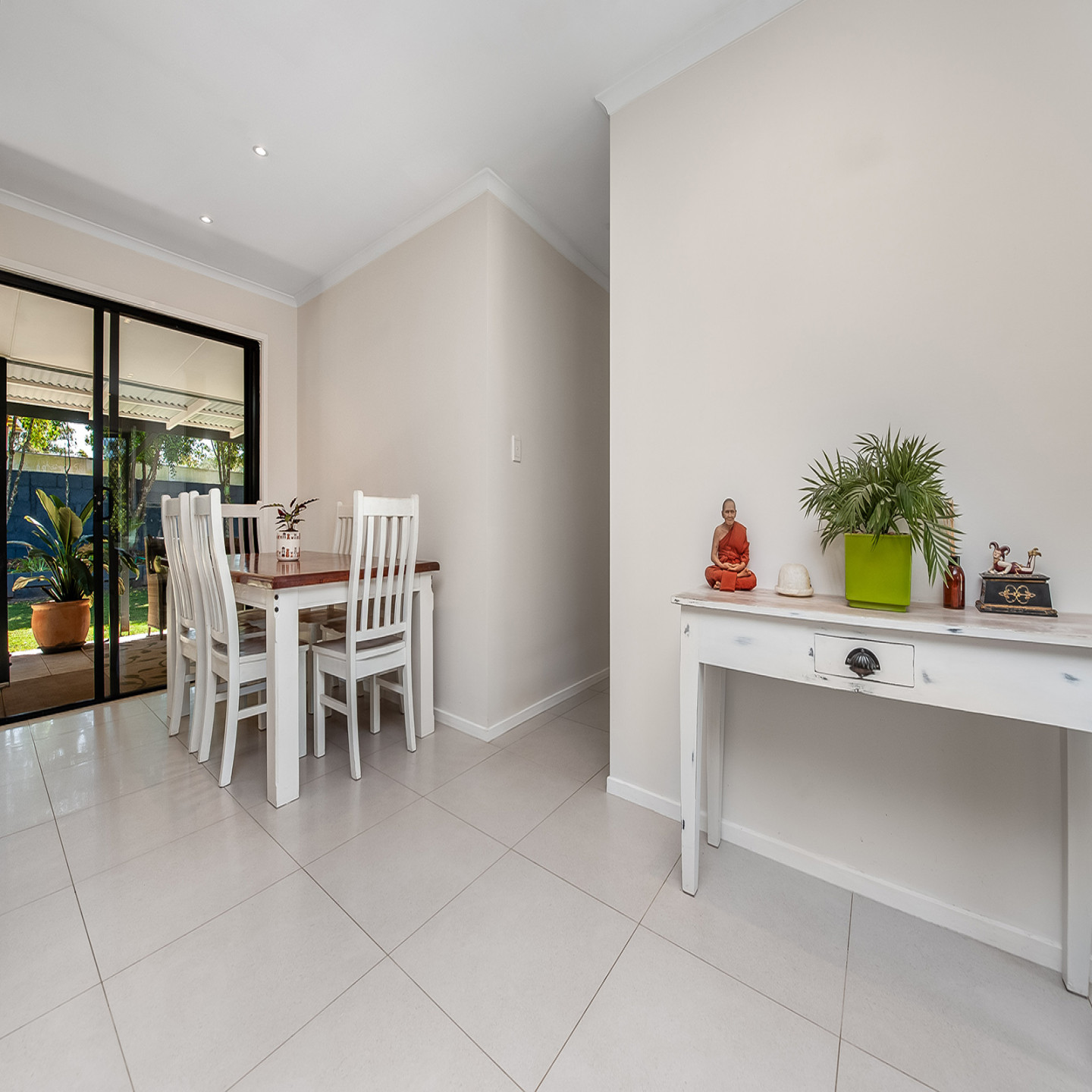 17 Holyn Close photo 18