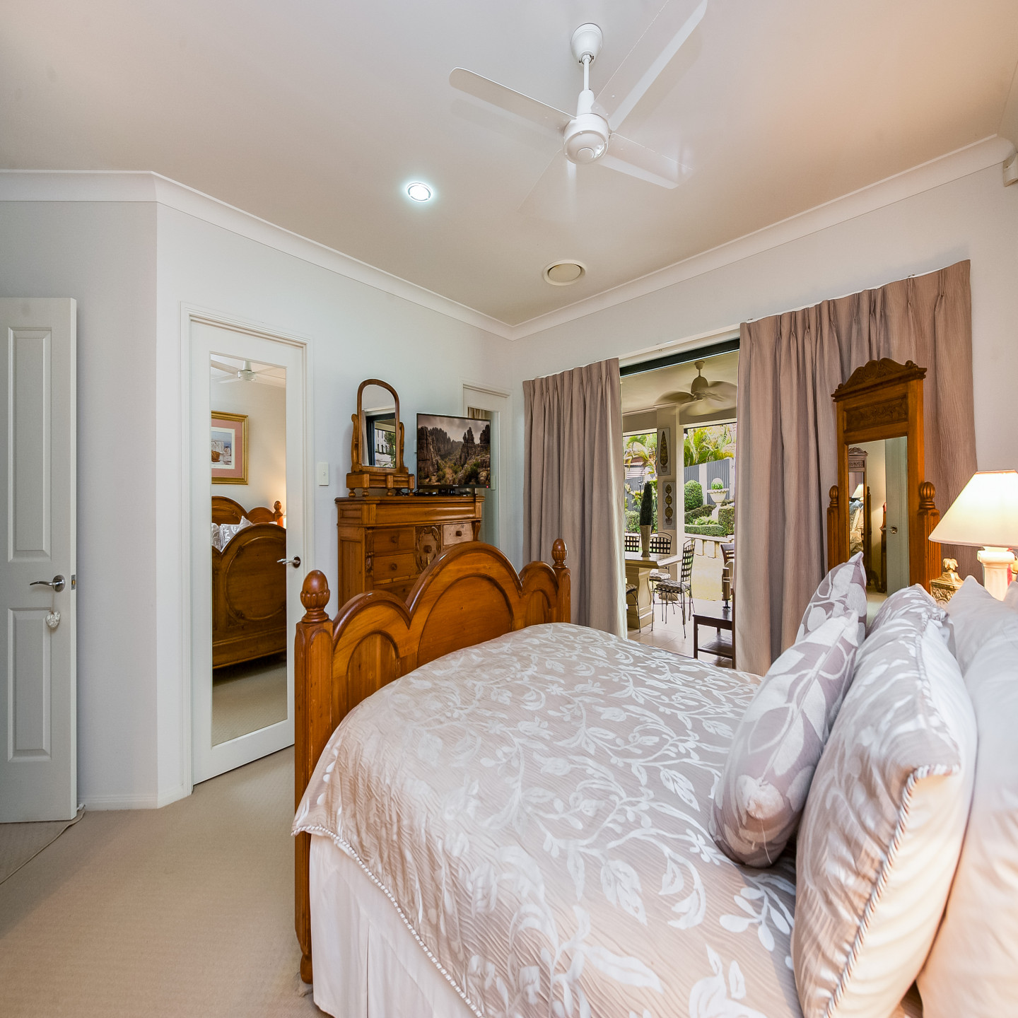18 Oasis Court photo 14