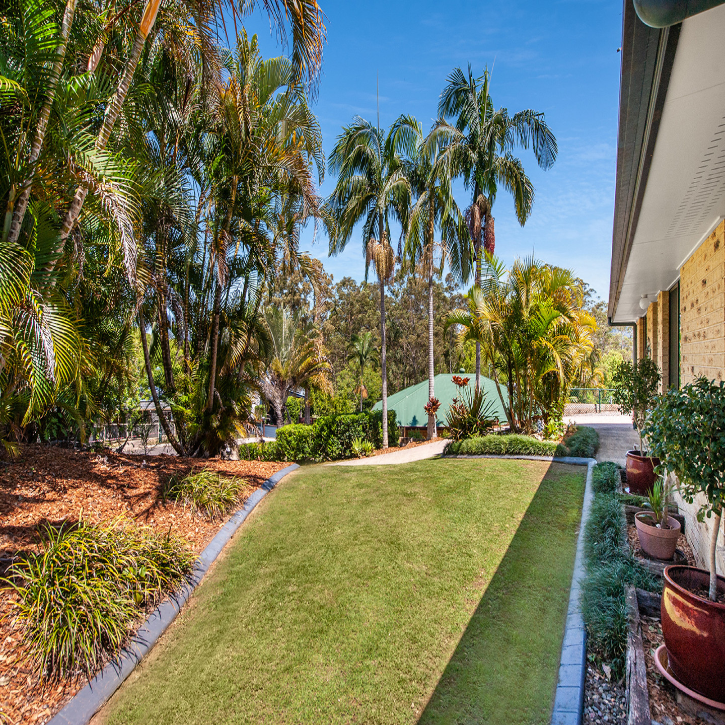 17 Holyn Close photo 9