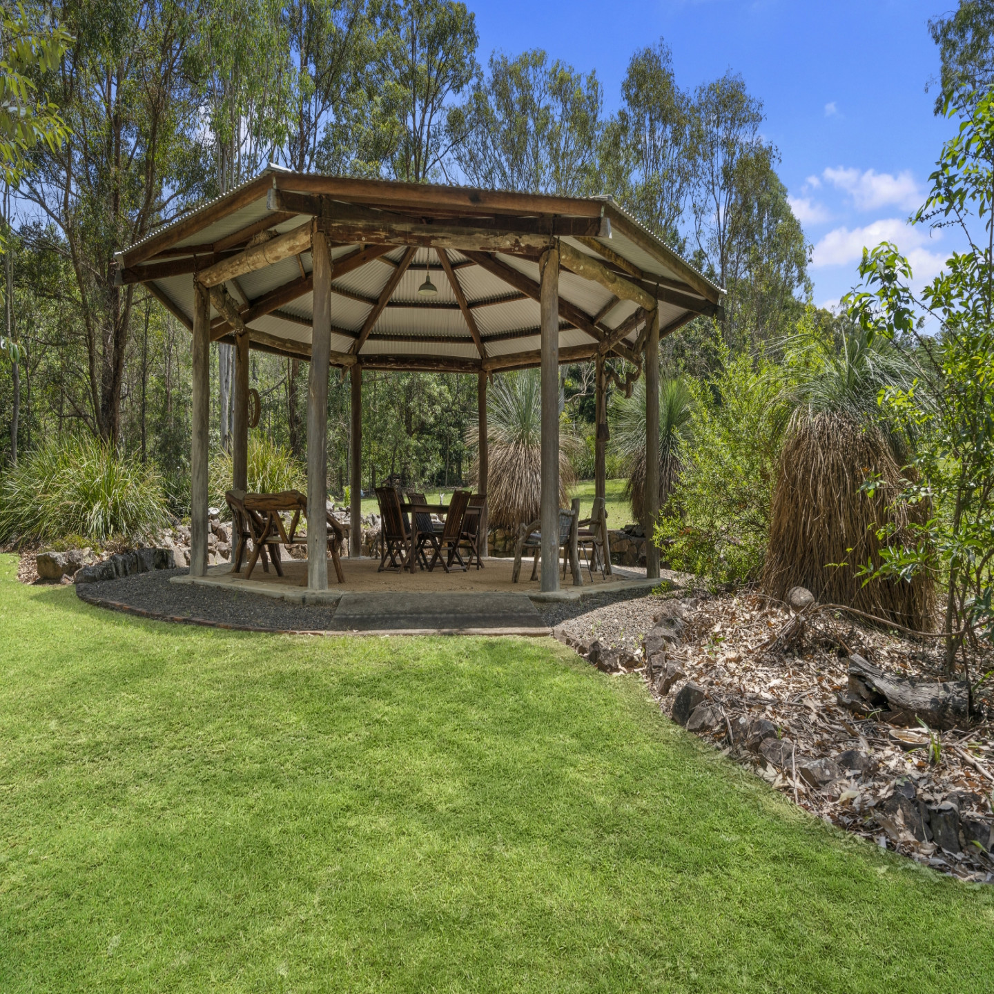 878 Mount Byron Road photo 3