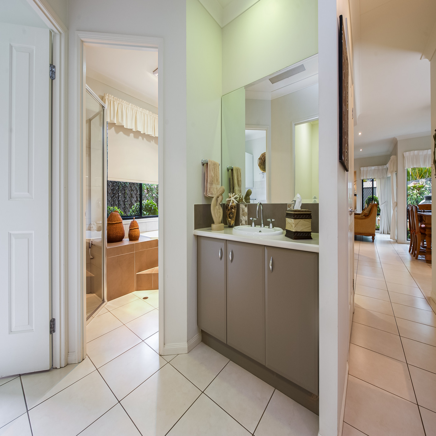 18 Oasis Court
