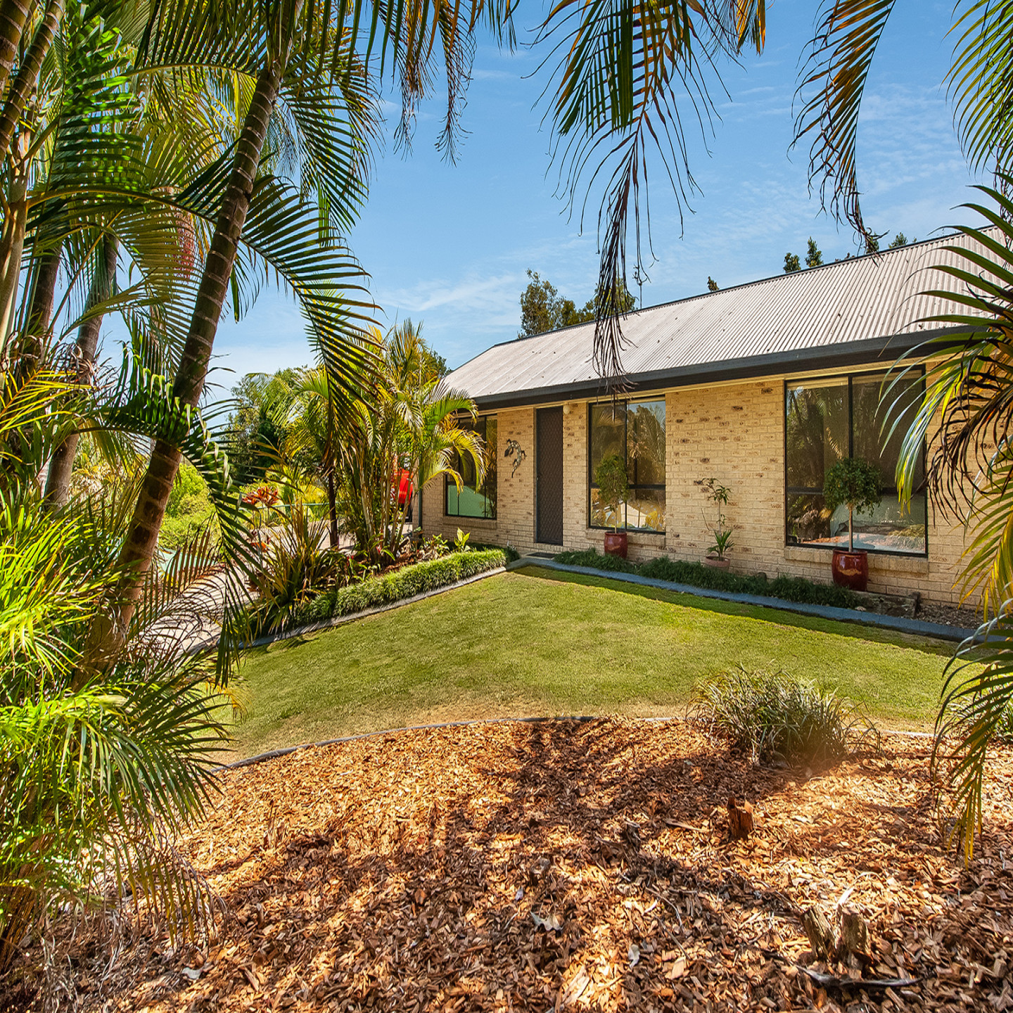 17 Holyn Close photo 10