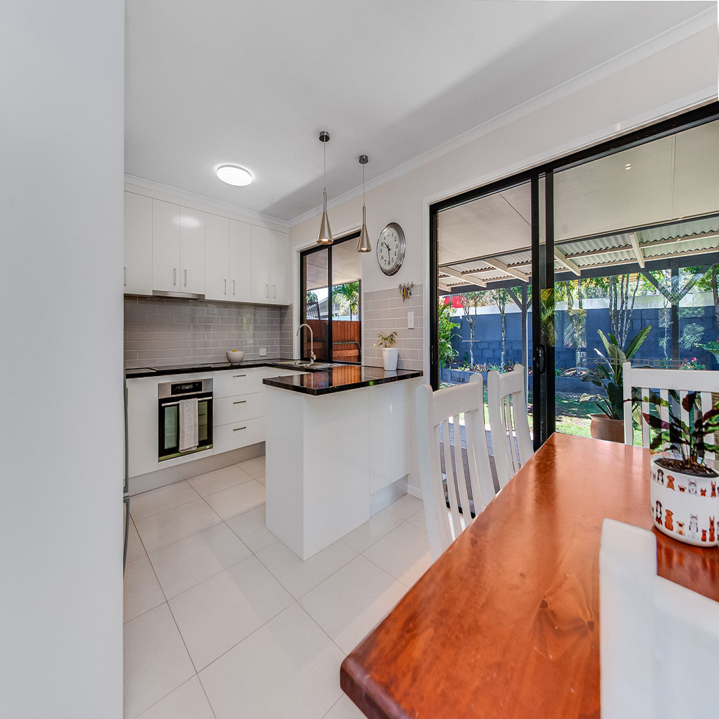 17 Holyn Close photo 13