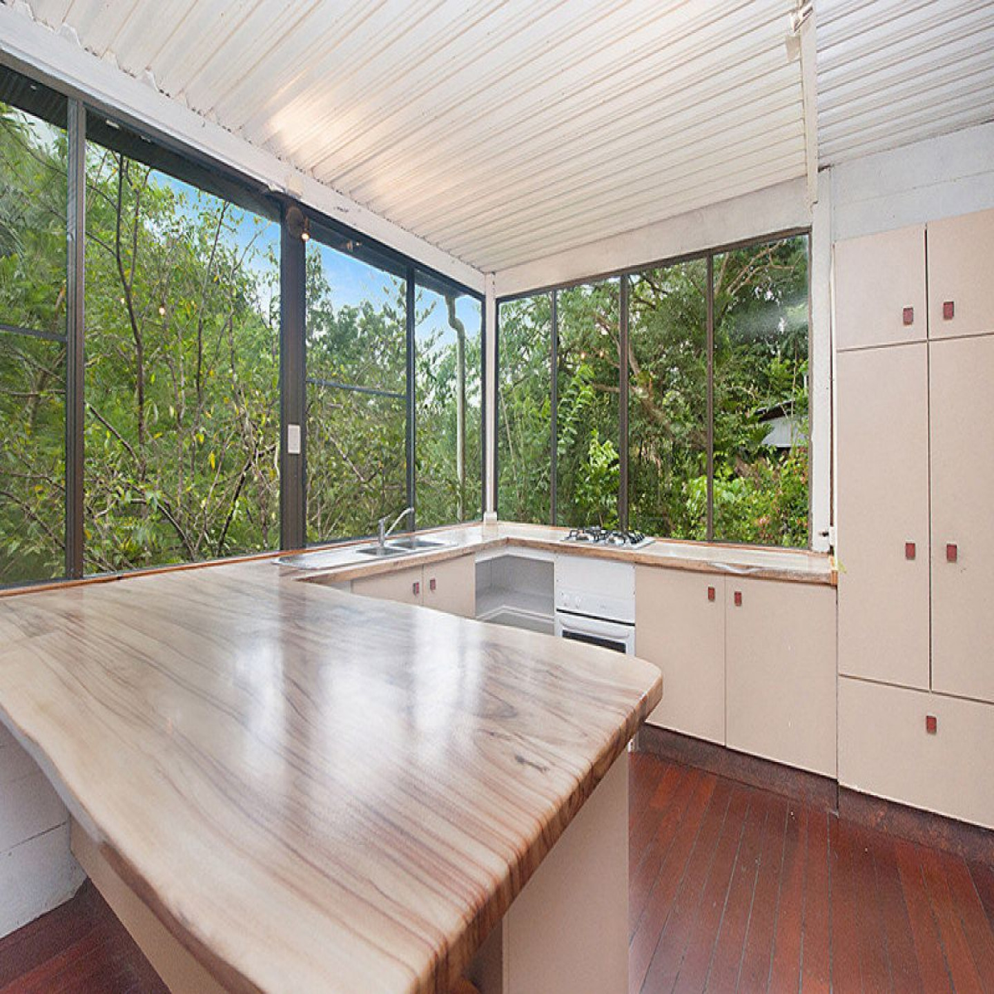 71 Jillian Road photo 9