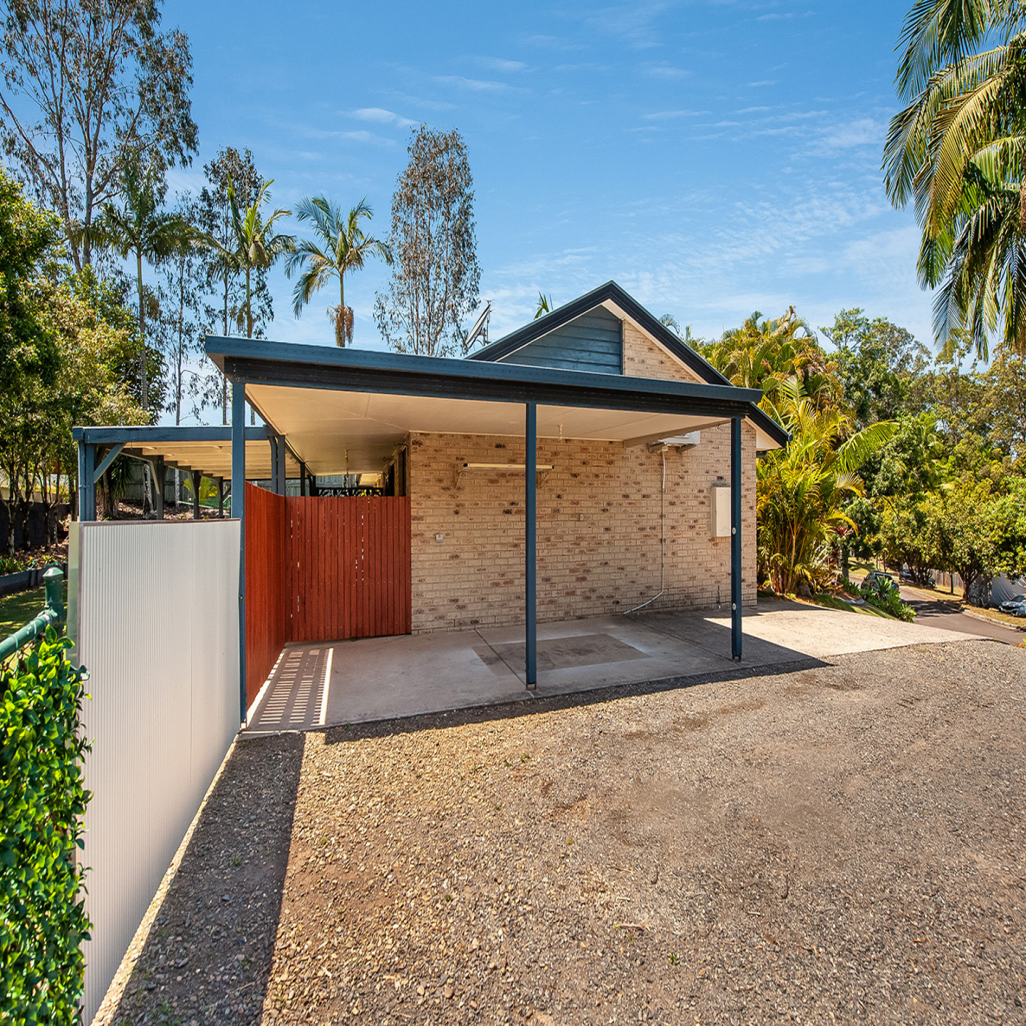17 Holyn Close photo 6