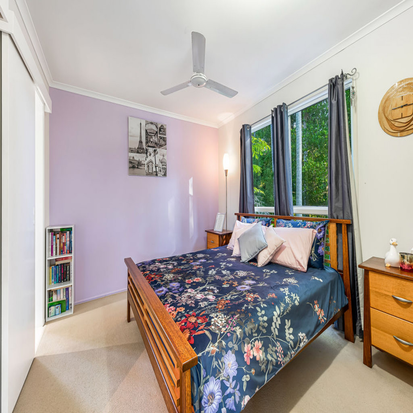 12 Holyn Close photo 3