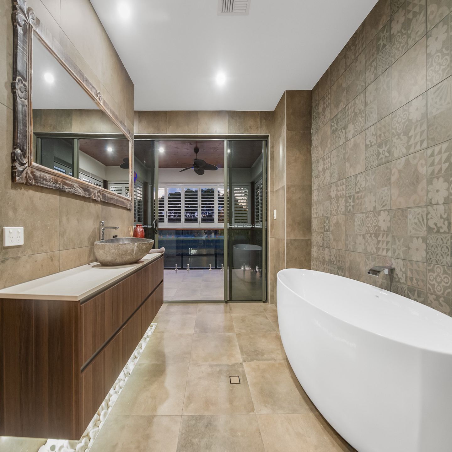 5 Meridien Drive photo 37