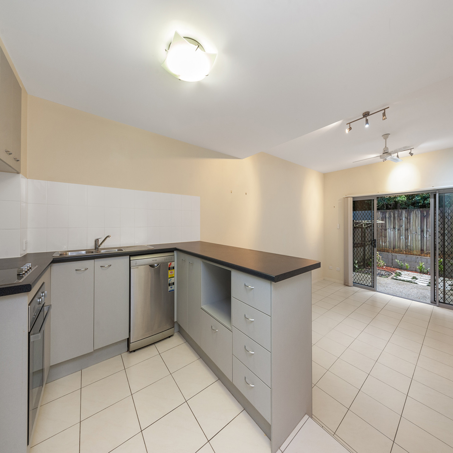12/70 Netherton Street photo 2