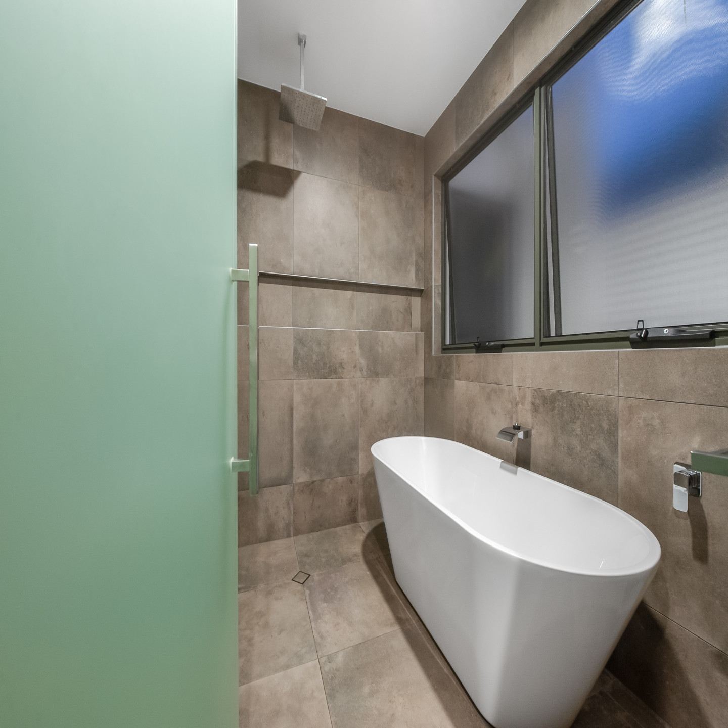 5 Meridien Drive photo 34