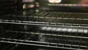 cleaning-oven-shelves