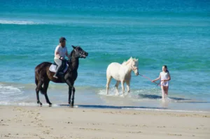 Amber-Miller-riding-a-horse-at-Noosa-North-Shore