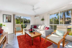 holyn-close-woombye